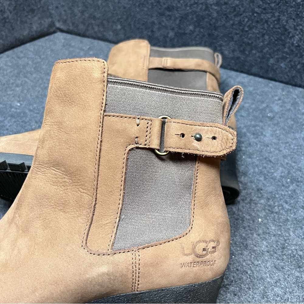 UGG Women's Indra waterproof wedge boot in the stout color and size 9.5 - Picture 9 of 10